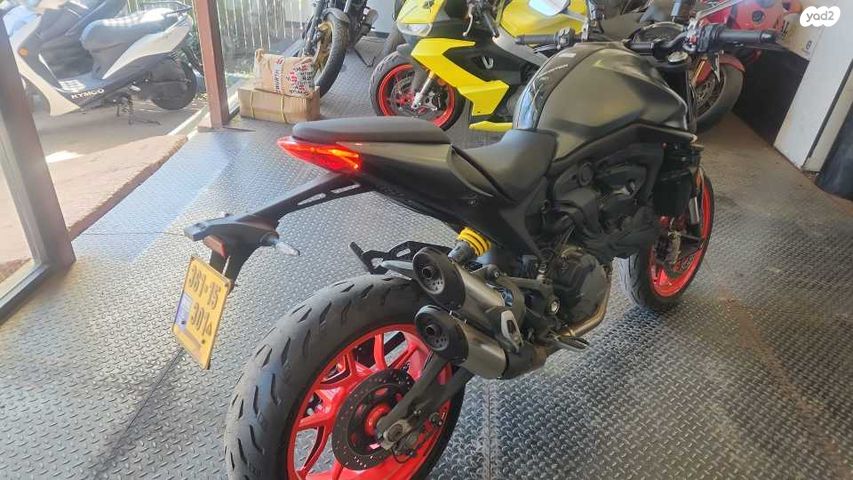 דוקאטי מונסטר 937