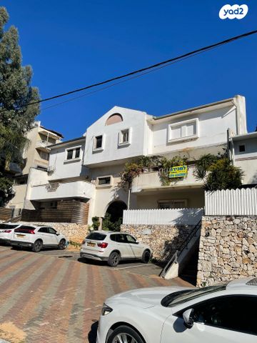 שדרות רוטשילד 8