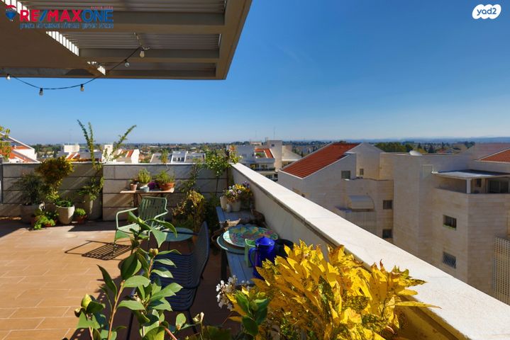 דופלקס, אהוד מנור, הזמר העברי, כפר סבא