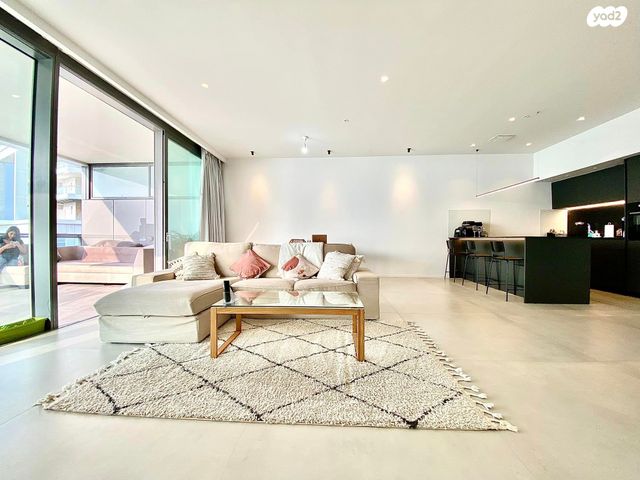 דירה, שדרות רחבעם זאבי 13, גבעת אולגה, חדרה