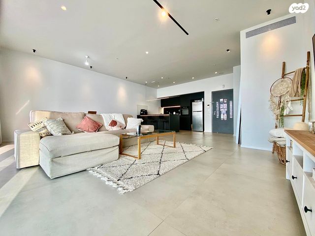 דירה, שדרות רחבעם זאבי 13, גבעת אולגה, חדרה