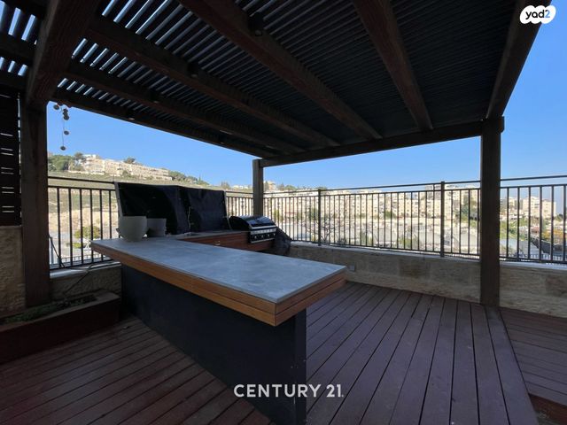 דירת גן, גרשון אבנר, ארמון הנציב, תלפיות מזרח, ירושלים