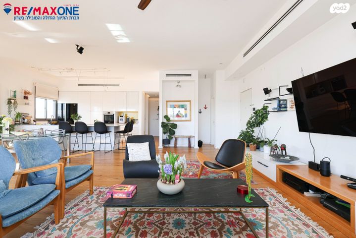 דופלקס, אהוד מנור, הזמר העברי, כפר סבא