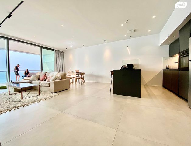 דירה, שדרות רחבעם זאבי 13, גבעת אולגה, חדרה