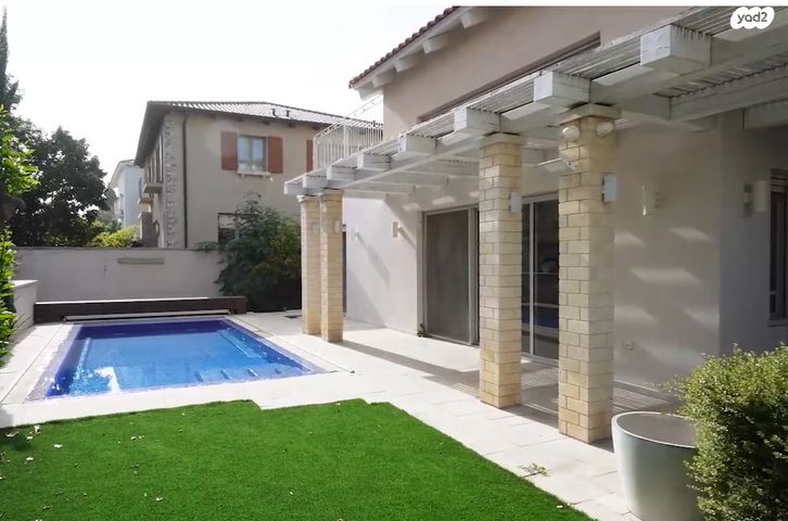 בית פרטי/ קוטג', רעננה