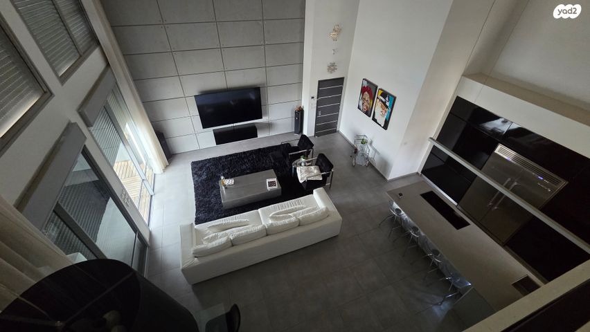 גג/ פנטהאוז, רחובות המדע, רחובות