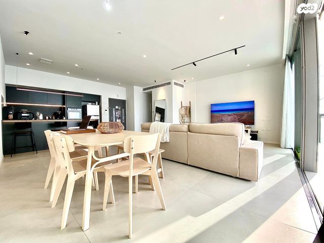 דירה, שדרות רחבעם זאבי 13, גבעת אולגה, חדרה