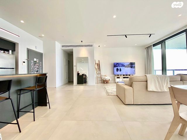 דירה, שדרות רחבעם זאבי 13, גבעת אולגה, חדרה