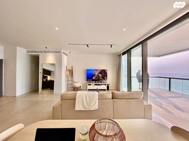 דירה, שדרות רחבעם זאבי 13, גבעת אולגה, חדרה