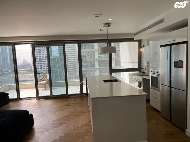 ניסים אלוני 