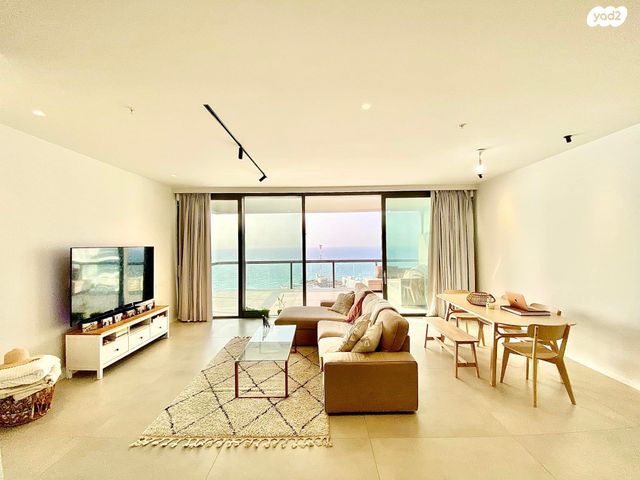 דירה, שדרות רחבעם זאבי 13, גבעת אולגה, חדרה