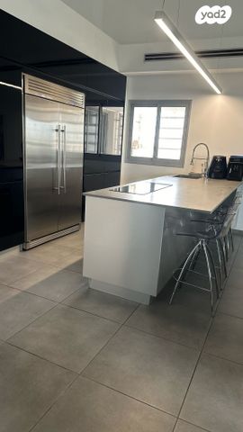 גג/ פנטהאוז, רחובות המדע, רחובות