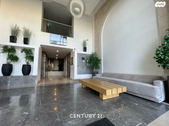 דירת גן, גרשון אבנר, ארמון הנציב, תלפיות מזרח, ירושלים