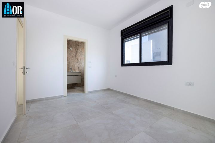 בית פרטי/ קוטג', כובשי החרמון, שאר העיר, קרית עקרון