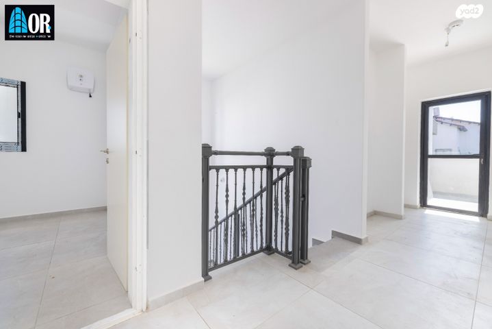 בית פרטי/ קוטג', כובשי החרמון, שאר העיר, קרית עקרון