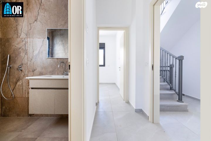 בית פרטי/ קוטג', כובשי החרמון, שאר העיר, קרית עקרון