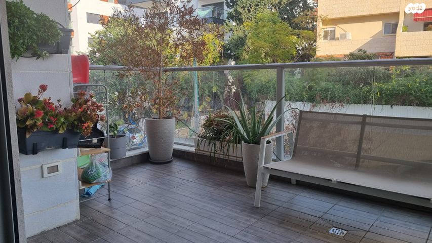 דירה, אבן גבירול, הרצליה