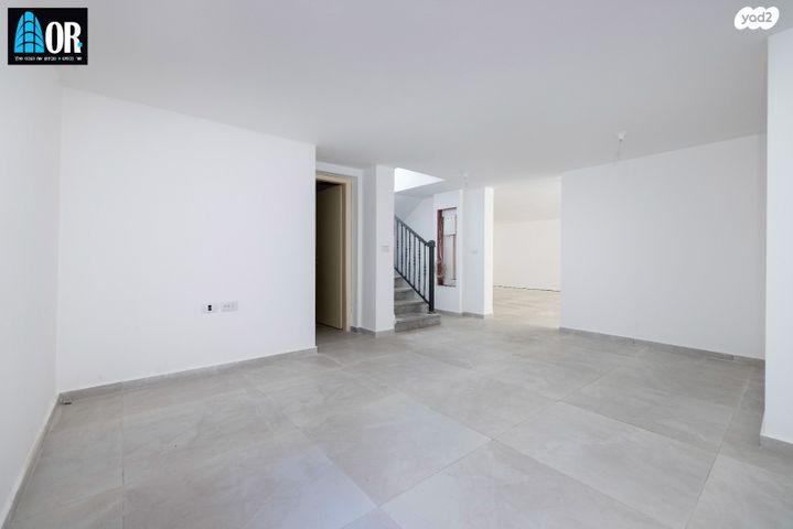 בית פרטי/ קוטג', כובשי החרמון, שאר העיר, קרית עקרון