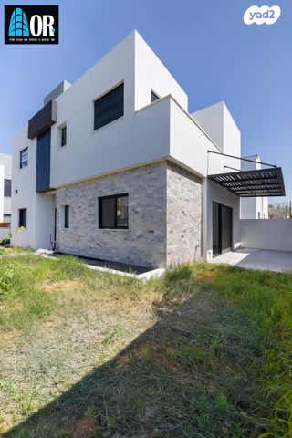 בית פרטי/ קוטג', כובשי החרמון, שאר העיר, קרית עקרון