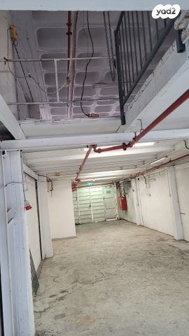 מחסנים, אזור תעשיה ג, חולון