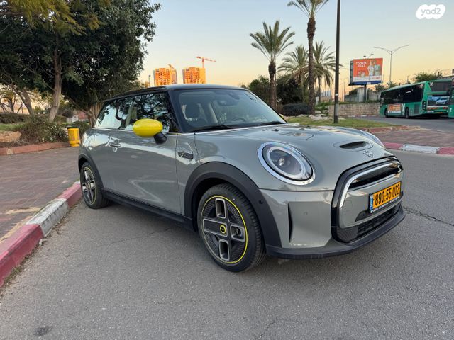 מודעת רכב מיני קופר SE (חשמלית)