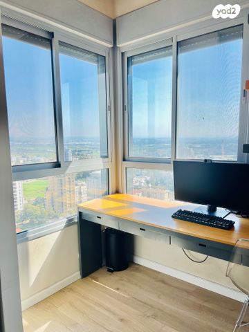 גג/ פנטהאוז, הוד השרון