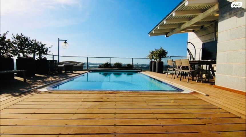 גג/ פנטהאוז, הוד השרון