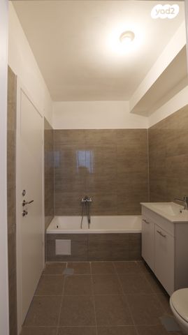 דירת גן, זלמן שזר, מורשת, מודיעין מכבים רעות