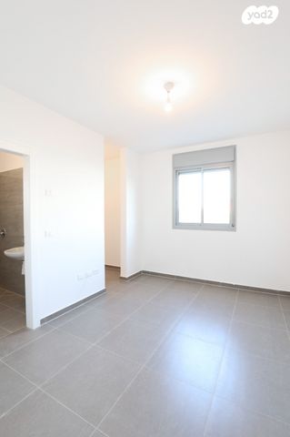 דירת גן, זלמן שזר, מורשת, מודיעין מכבים רעות