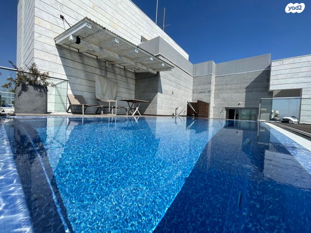 גג/ פנטהאוז, הוד השרון