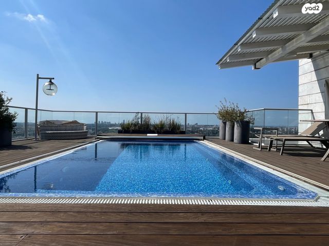 גג/ פנטהאוז, הוד השרון