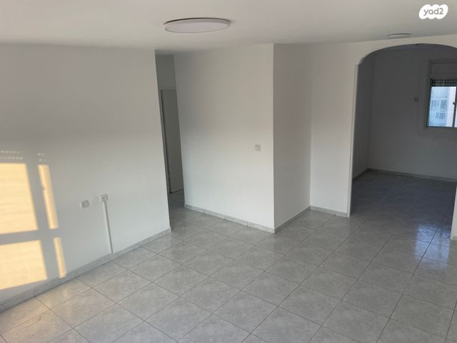שדרות מנחם בגין 15