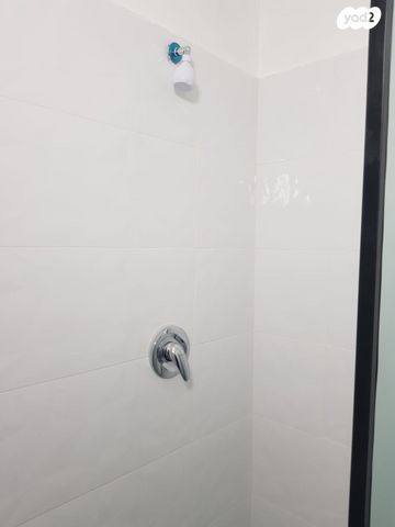 דירה, התנאים 2, ג'סי כהן, חולון