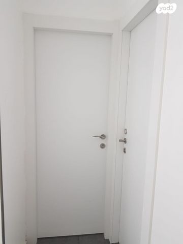 דירה, התנאים 2, ג'סי כהן, חולון