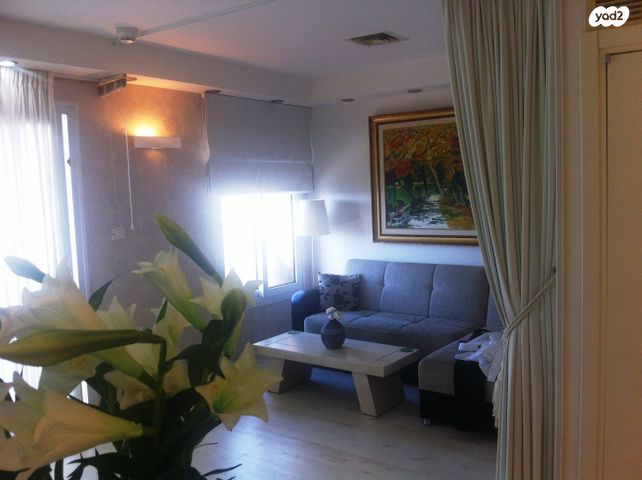 דירה, שדרות מנחם בגין 1, גבעת אולגה, חדרה