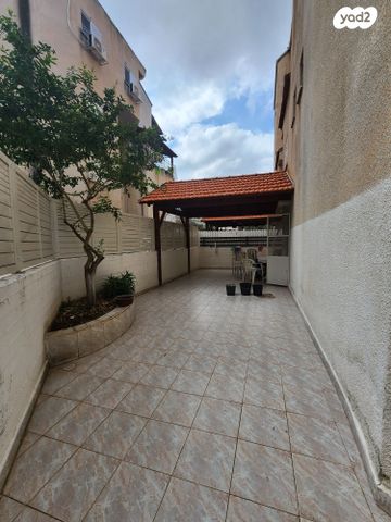 דירת גן, סיני, נווה אליאס, טירת כרמל