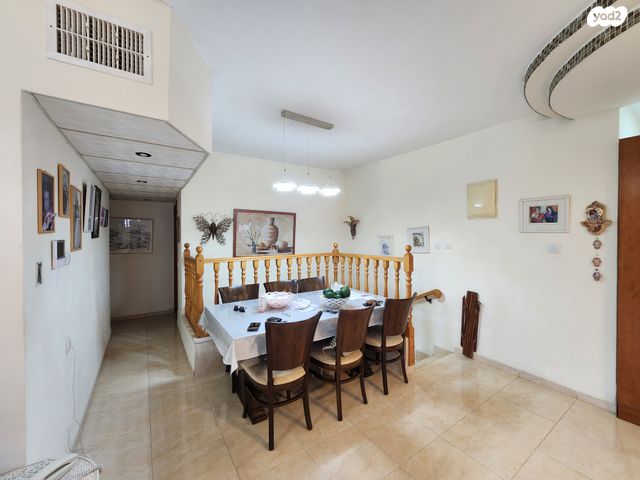 דירת גן, סיני, נווה אליאס, טירת כרמל