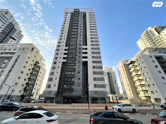 דירה, נעמי שמר, גלי ים, קרית ים