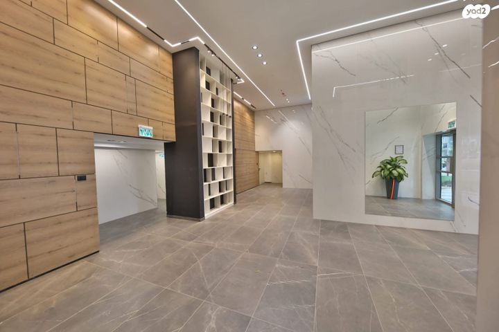 דירה, נעמי שמר, גלי ים, קרית ים