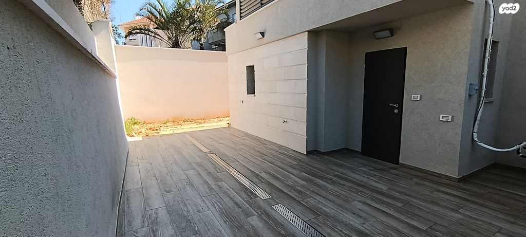 דירת גן, הכובשים 97, מושבה מרכז, זכרון יעקב