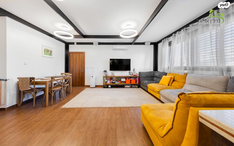 דו משפחתי, ההגנה 14, אריאל