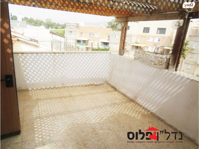 דו משפחתי, בית שמש