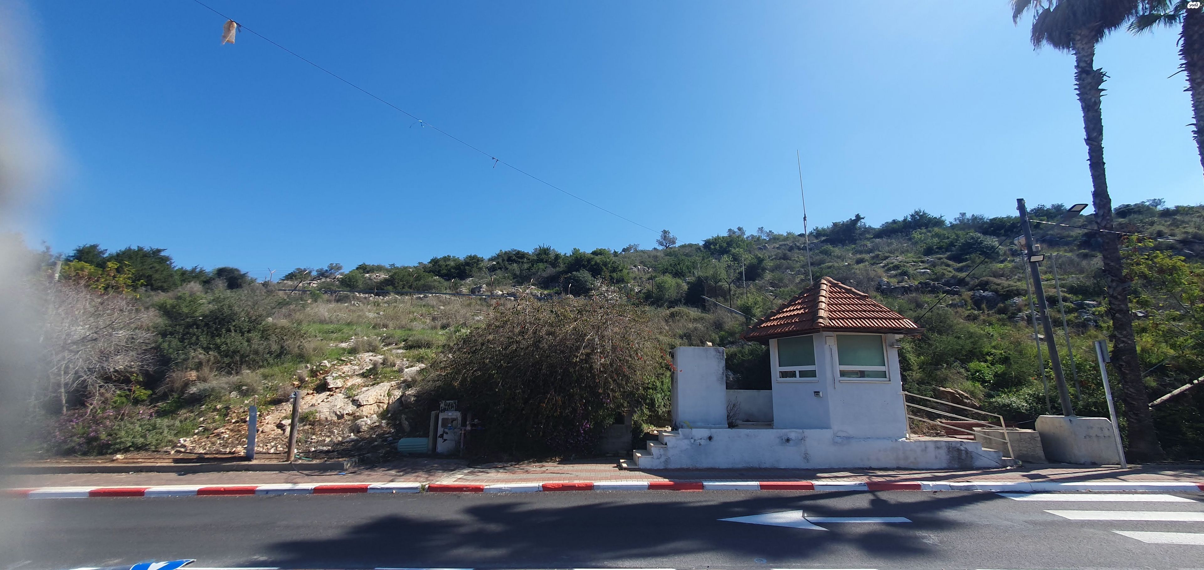 מגרשים