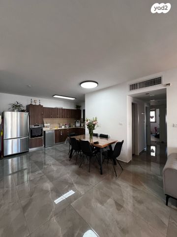 דירה, האלוף אהרון יריב, קרית אילון, חולון