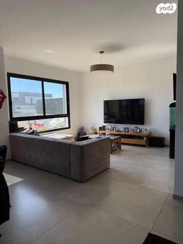 דו משפחתי, חמנייה, עתלית