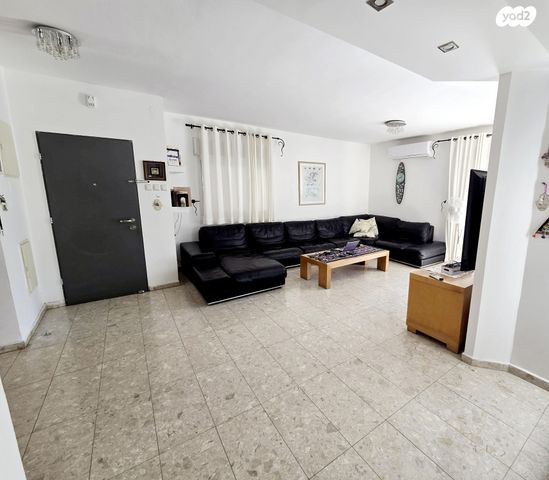 בית פרטי/ קוטג', חגווי הסלע, מגדים, מעלה אדומים