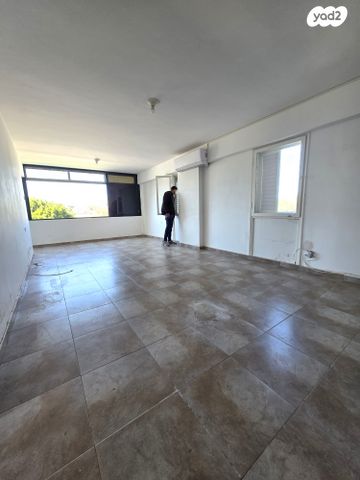 דירה, נחל הבשור, מכללת תל אביב יפו, דקר, תל אביב יפו