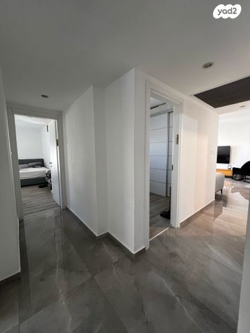 דירה, האלוף אהרון יריב, קרית אילון, חולון