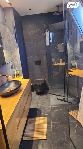 דירת גן, ש"י עגנון, נאות שמיר, יבנה