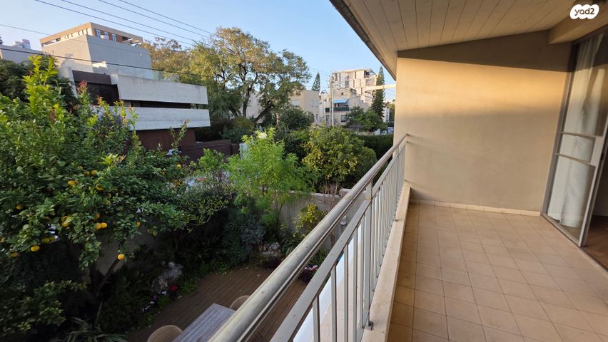 דו משפחתי, ההגנה, אלון, רמת השרון